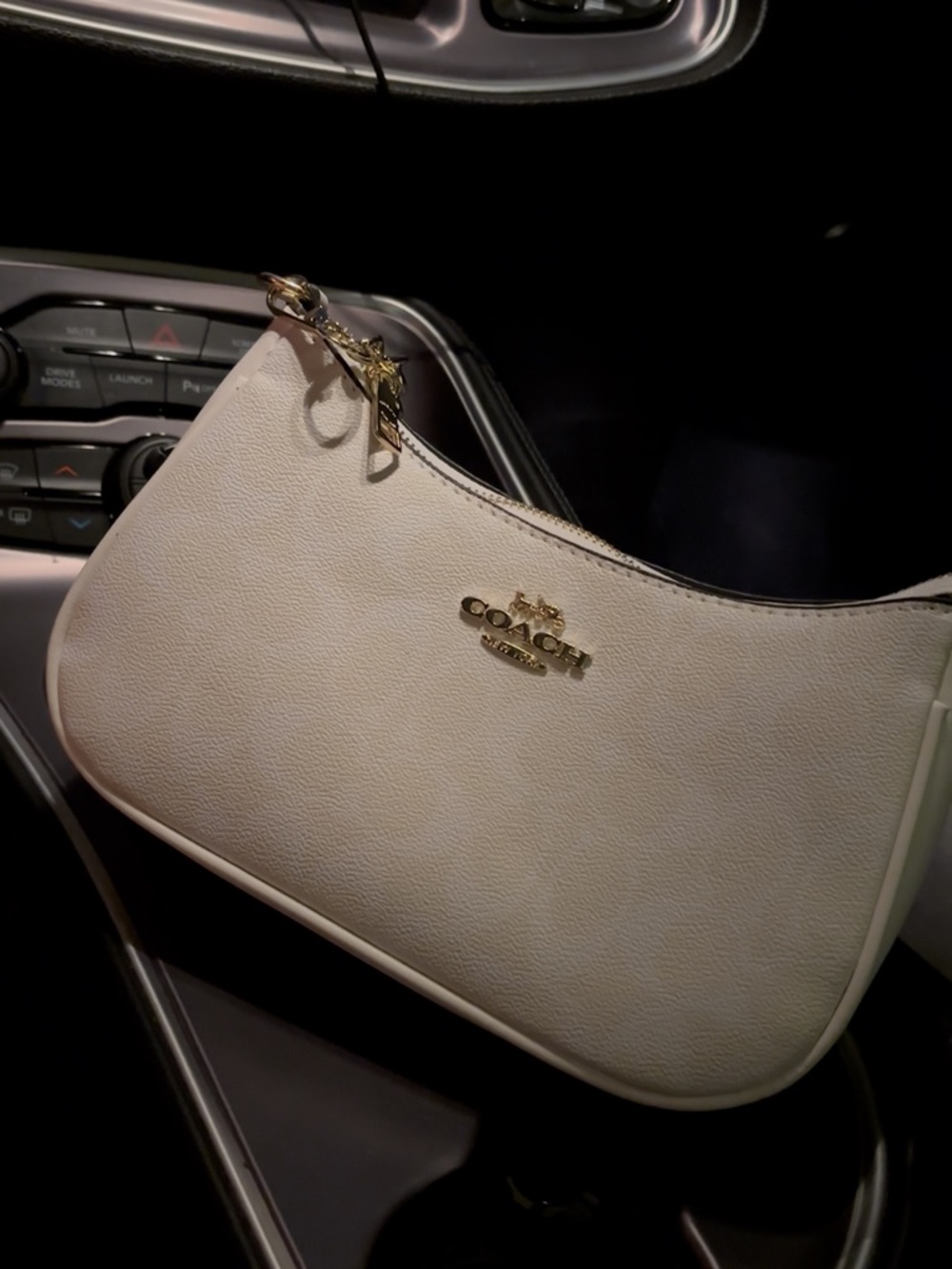 COACH white bag 🤍